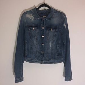 ⭐️🔹 Guess Jeans Distressed Jean Jacket